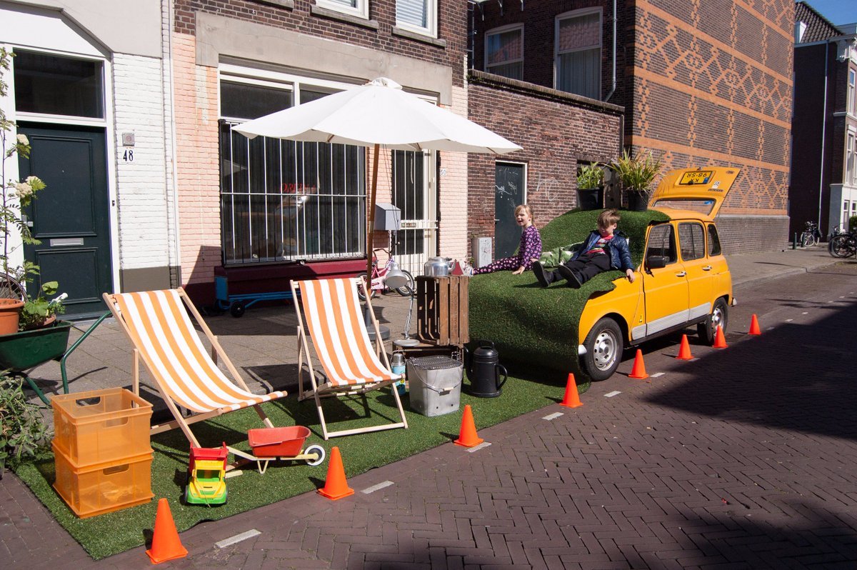 Extra public. Коворкинг на улице тактический урбанизм. Площадке Expert public Space. Неоурбанизм. Parking Space