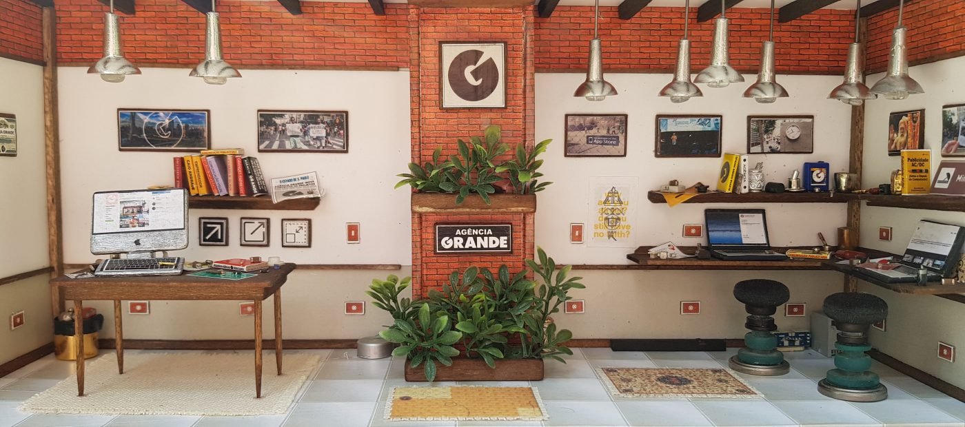 Hole In Wall World’s Smallest Office — PopUp City